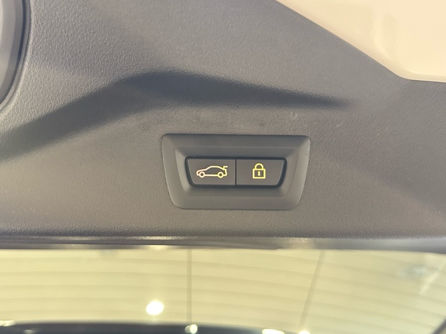 BMW X7 xDrive40d color Blanco. Año 2021. 250KW(340CV). Diésel. En concesionario Motor Gorbea de Álava