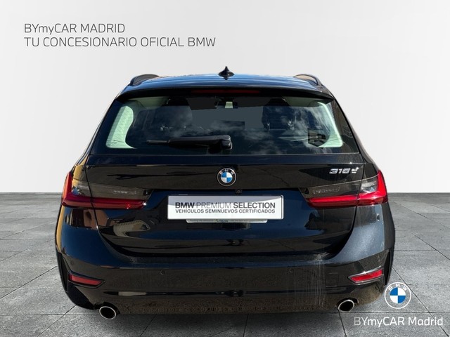 BMW Serie 3 318d Touring color Negro. Año 2022. 110KW(150CV). Diésel. En concesionario BYmyCAR Madrid - Algete de Madrid