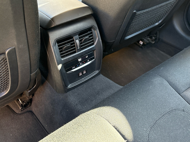 BMW Serie 3 318d Touring color Negro. Año 2022. 110KW(150CV). Diésel. En concesionario BYmyCAR Madrid - Algete de Madrid