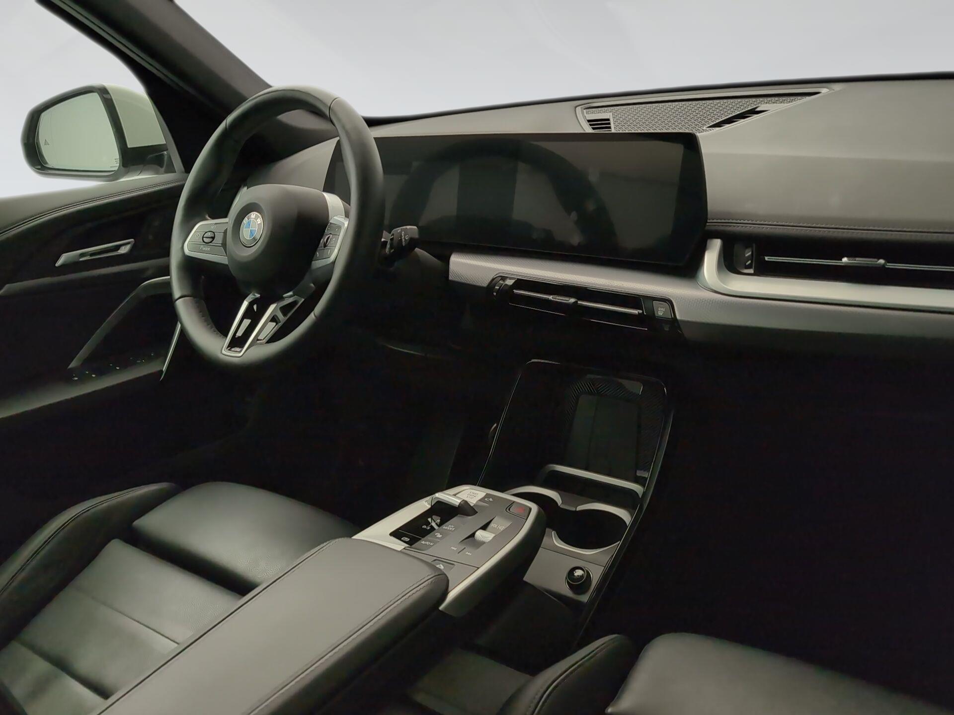 BMW X1 sDrive20d color Blanco. Año 2024. 120KW(163CV). Diésel. En concesionario Automotor Premium Velázquez - Málaga de Málaga