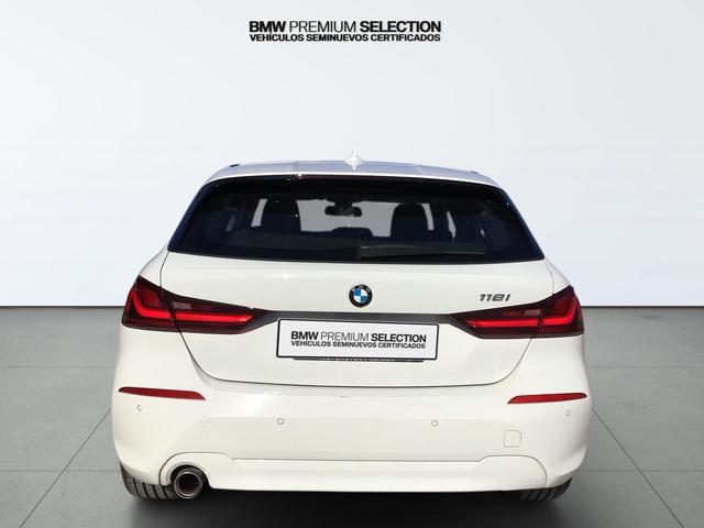 BMW Serie 1 118i color Blanco. Año 2024. 103KW(140CV). Gasolina. En concesionario Automotor Premium Velázquez - Málaga de Málaga