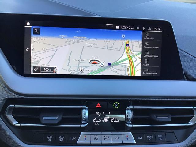 BMW Serie 1 118i color Blanco. Año 2024. 103KW(140CV). Gasolina. En concesionario Automotor Premium Velázquez - Málaga de Málaga