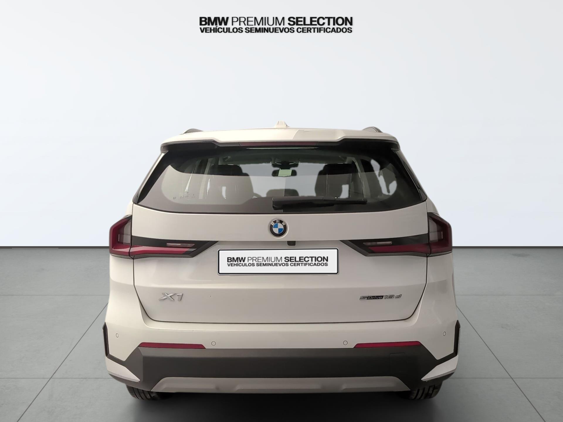 BMW X1 sDrive18d color Blanco. Año 2022. 110KW(150CV). Diésel. En concesionario Automotor Premium Fuengirola - Málaga de Málaga