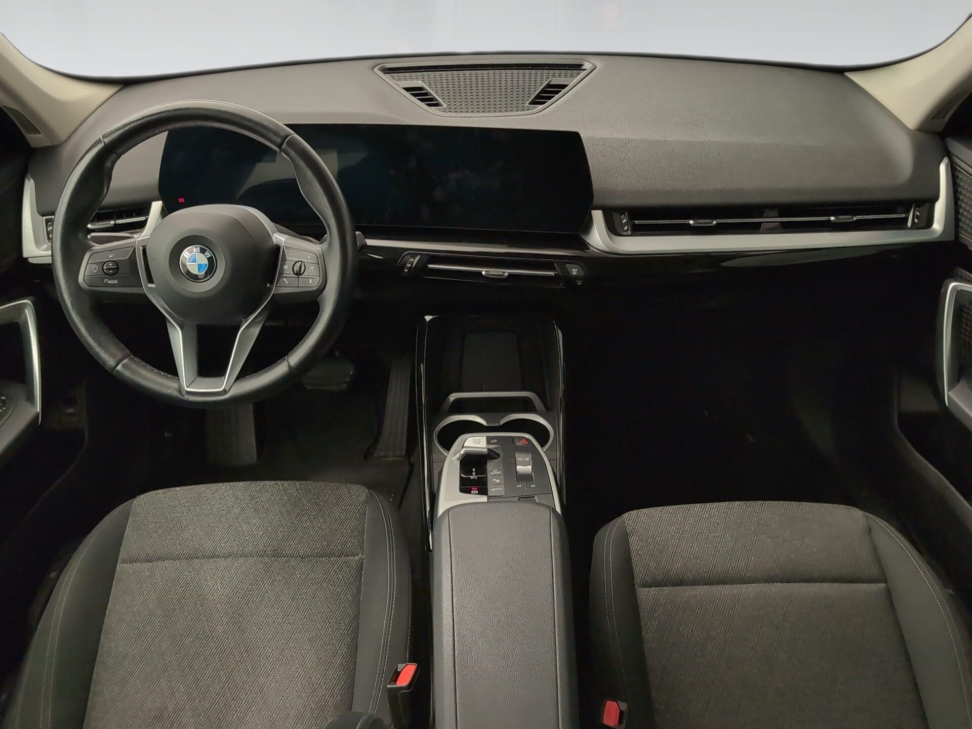 BMW X1 sDrive18d color Blanco. Año 2022. 110KW(150CV). Diésel. En concesionario Automotor Premium Fuengirola - Málaga de Málaga