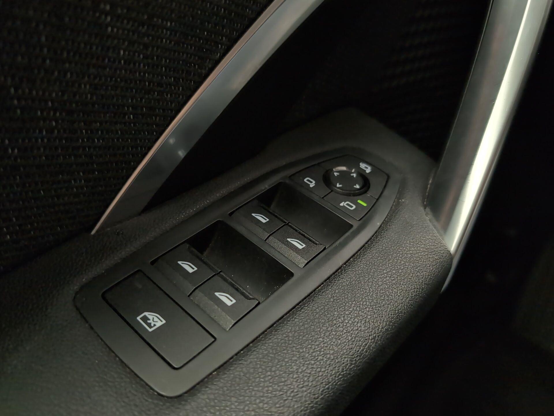 BMW X1 sDrive18d color Blanco. Año 2022. 110KW(150CV). Diésel. En concesionario Automotor Premium Fuengirola - Málaga de Málaga