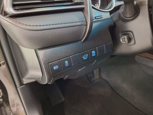 Toyota Camry 2.5 220H Advance 160 kW (218 CV)