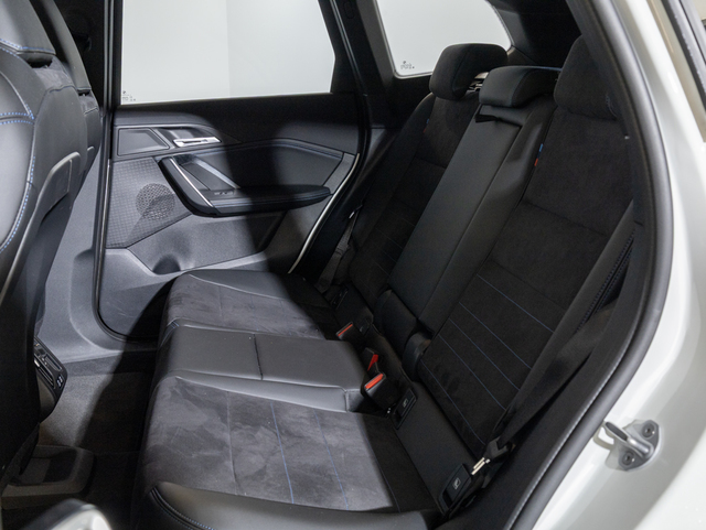 BMW iX1 eDrive20 color Blanco. Año 2025. 150KW(204CV). Eléctrico. En concesionario Oliva Motor Girona de Girona