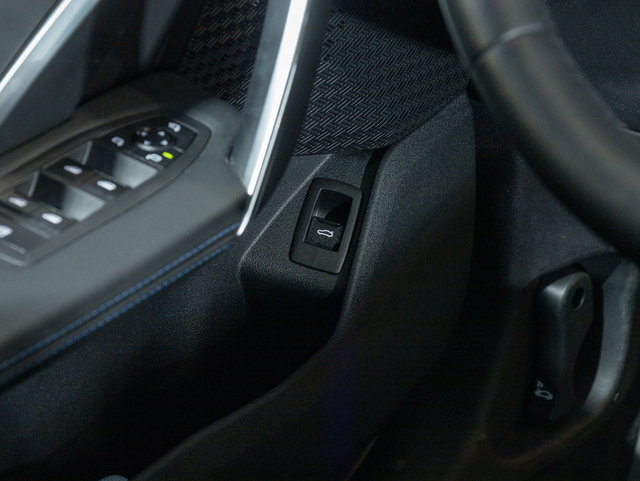 BMW iX1 eDrive20 color Blanco. Año 2025. 150KW(204CV). Eléctrico. En concesionario Oliva Motor Girona de Girona