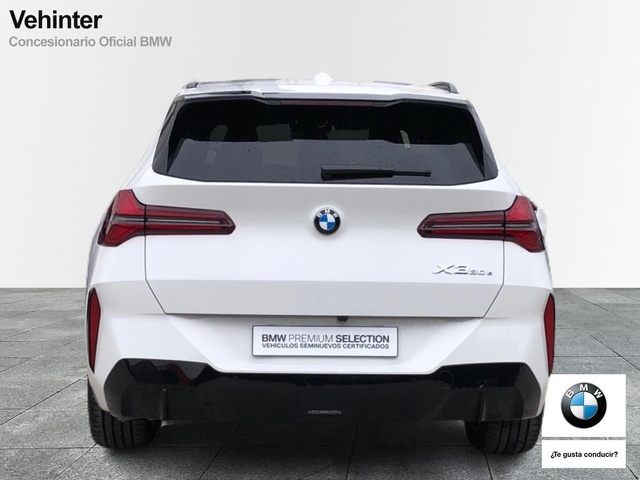 BMW X3 xDrive30e color Blanco. Año 2025. 220KW(299CV). Híbrido Electro/Gasolina. En concesionario Vehinter Getafe de Madrid