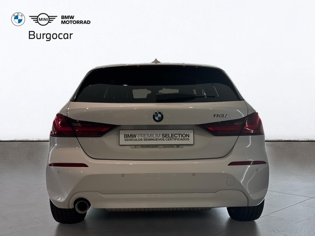 BMW Serie 1 118i color Blanco. Año 2022. 103KW(140CV). Gasolina. En concesionario Burgocar (Bmw y Mini) de Burgos
