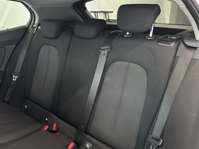 BMW Serie 1 118i color Blanco. Año 2022. 103KW(140CV). Gasolina. En concesionario Burgocar (Bmw y Mini) de Burgos