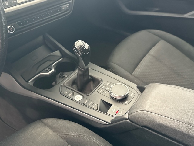 BMW Serie 1 118i color Blanco. Año 2022. 103KW(140CV). Gasolina. En concesionario Burgocar (Bmw y Mini) de Burgos