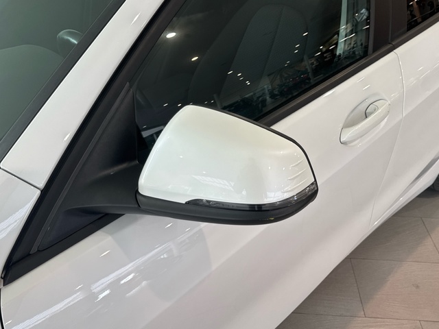 BMW Serie 1 118i color Blanco. Año 2022. 103KW(140CV). Gasolina. En concesionario Burgocar (Bmw y Mini) de Burgos