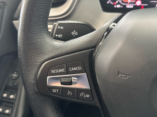 BMW Serie 1 118i color Blanco. Año 2022. 103KW(140CV). Gasolina. En concesionario Burgocar (Bmw y Mini) de Burgos