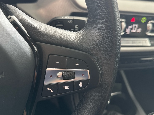 BMW Serie 1 118i color Blanco. Año 2022. 103KW(140CV). Gasolina. En concesionario Burgocar (Bmw y Mini) de Burgos