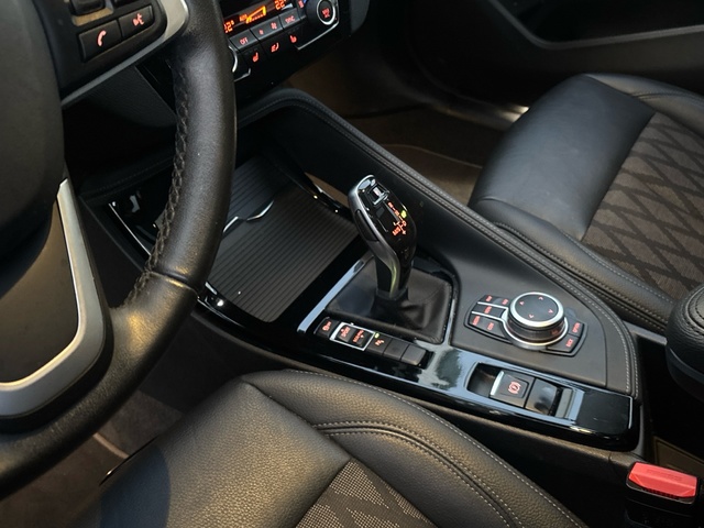 BMW X1 sDrive18d color Negro. Año 2022. 110KW(150CV). Diésel. En concesionario Pruna Motor, S.L de Barcelona