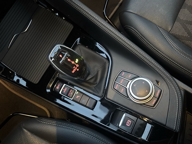 BMW X1 sDrive18d color Negro. Año 2022. 110KW(150CV). Diésel. En concesionario Pruna Motor, S.L de Barcelona