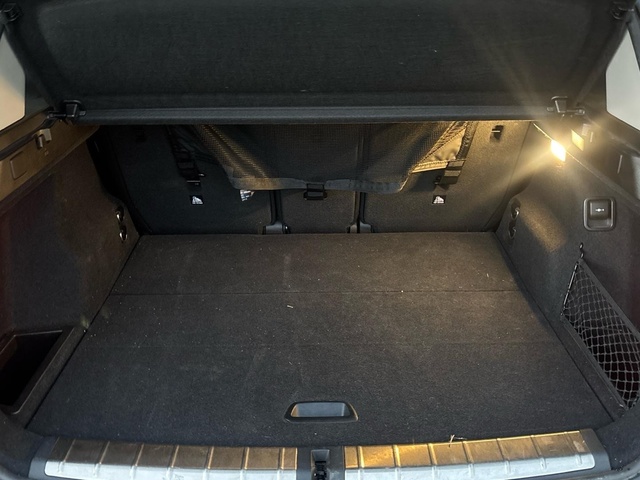 BMW X1 sDrive18d color Negro. Año 2022. 110KW(150CV). Diésel. En concesionario Pruna Motor, S.L de Barcelona