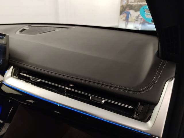 BMW X1 sDrive20d color Azul. Año 2025. 120KW(163CV). Diésel. En concesionario Autoberón de La Rioja