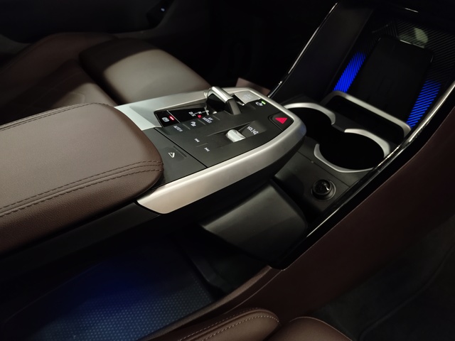 BMW X1 sDrive20d color Azul. Año 2025. 120KW(163CV). Diésel. En concesionario Autoberón de La Rioja