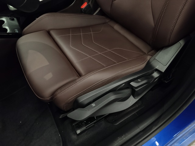 BMW X1 sDrive20d color Azul. Año 2025. 120KW(163CV). Diésel. En concesionario Autoberón de La Rioja