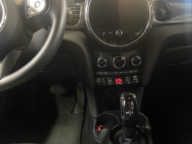 fotoG 22 del MINI MINI Cooper 5 Puertas 100 kW (136 CV) 136cv Gasolina del 2021 en Girona