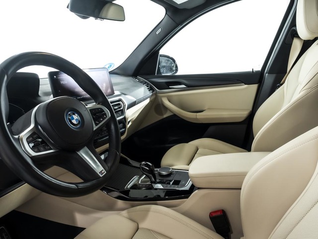 BMW X3 xDrive30e color Negro. Año 2022. 215KW(292CV). Híbrido Electro/Gasolina. En concesionario Oliva Motor Girona de Girona