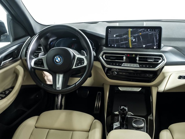 BMW X3 xDrive30e color Negro. Año 2022. 215KW(292CV). Híbrido Electro/Gasolina. En concesionario Oliva Motor Girona de Girona