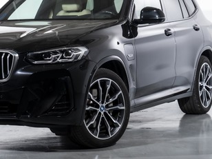 BMW X3 xDrive30e color Negro. Año 2022. 215KW(292CV). Híbrido Electro/Gasolina. En concesionario Oliva Motor Girona de Girona