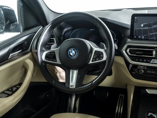 BMW X3 xDrive30e color Negro. Año 2022. 215KW(292CV). Híbrido Electro/Gasolina. En concesionario Oliva Motor Girona de Girona