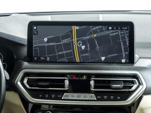 BMW X3 xDrive30e color Negro. Año 2022. 215KW(292CV). Híbrido Electro/Gasolina. En concesionario Oliva Motor Girona de Girona