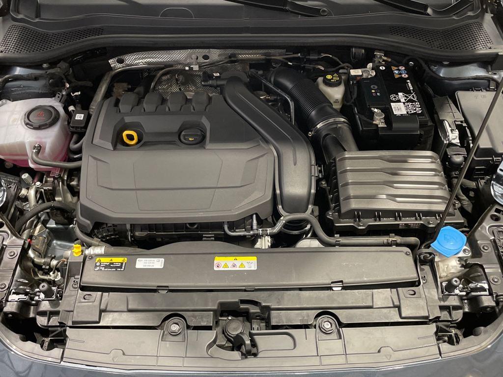 SEAT León ST 1.5 eTSI en Barcelona