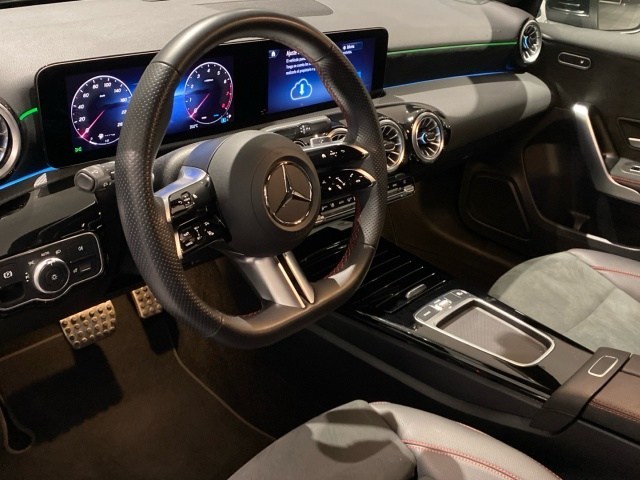 Mercedes-Benz Clase A Compacto 180 en Barcelona