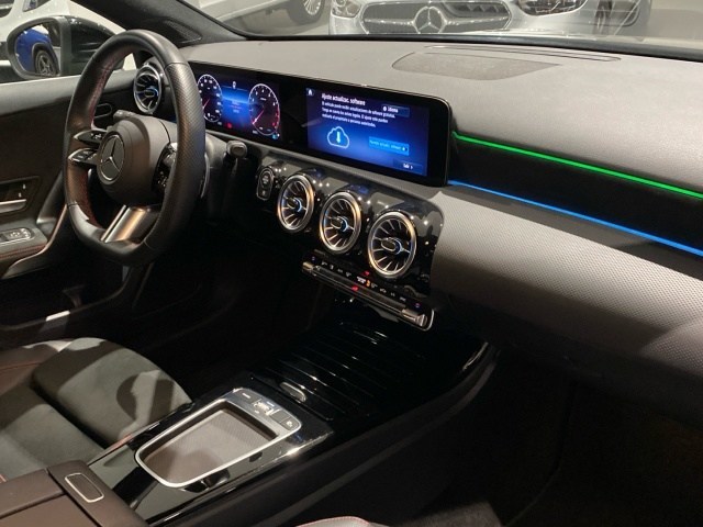 Mercedes-Benz Clase A Compacto 180 en Barcelona