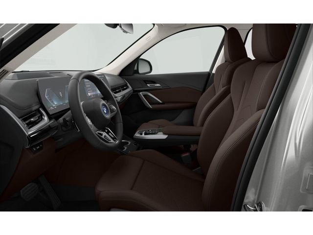 BMW X1 xDrive25e color Blanco. Año 2024. 180KW(245CV). Híbrido Electro/Gasolina. En concesionario Motri Motor Jaén de Jaén