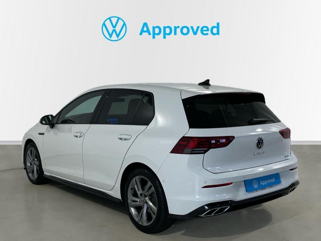 Volkswagen Golf 1.5 eTSI en Barcelona