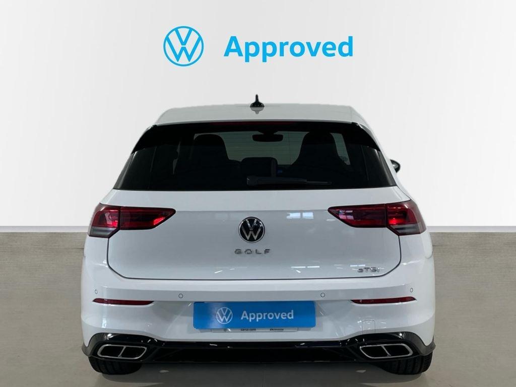 Volkswagen Golf 1.5 eTSI en Barcelona