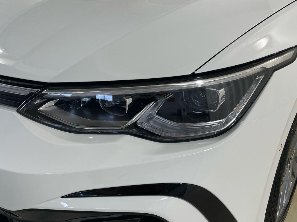 Volkswagen Golf 1.5 eTSI en Barcelona