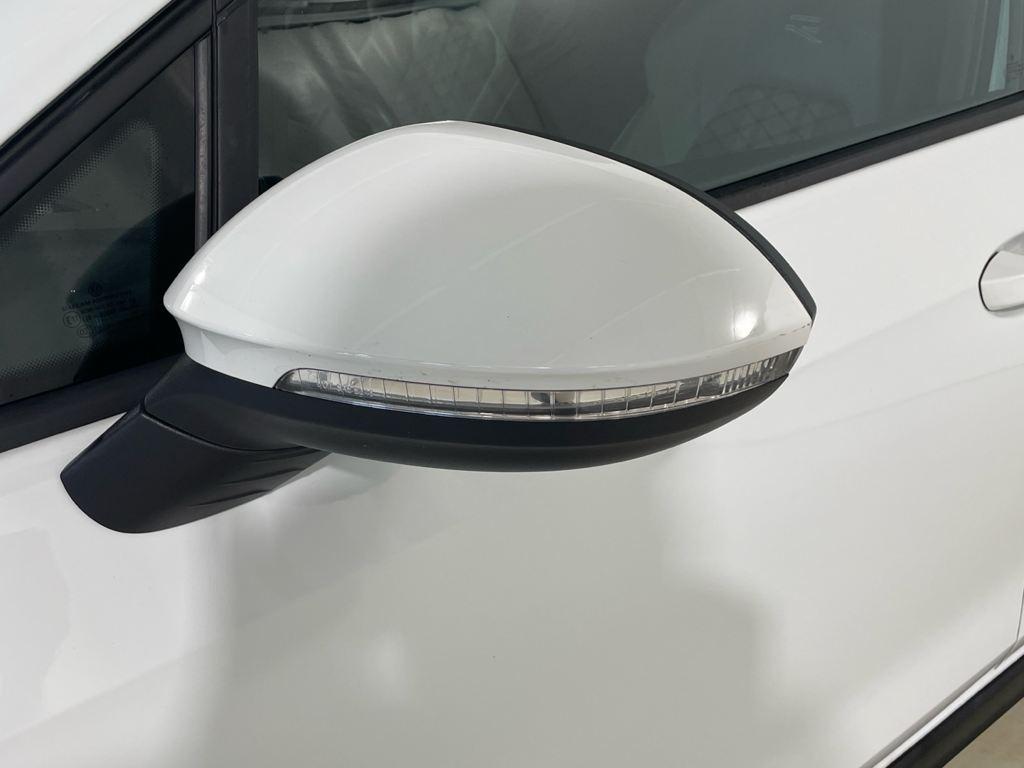 Volkswagen Golf 1.5 eTSI en Barcelona