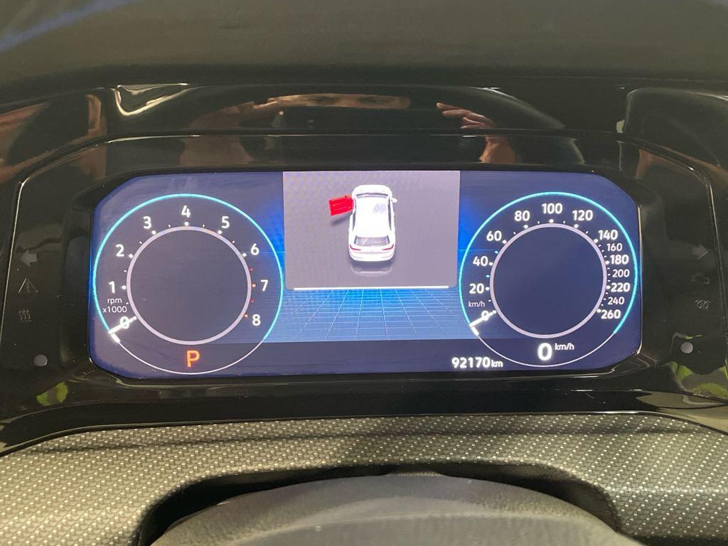 Volkswagen Golf 1.5 eTSI en Barcelona