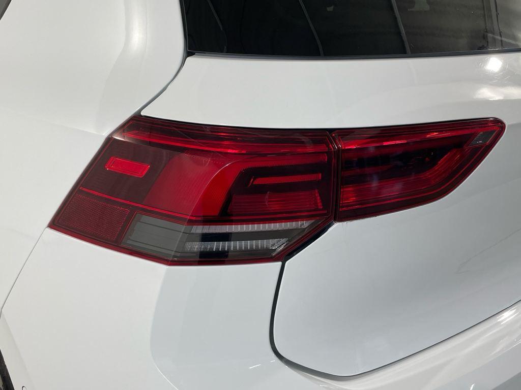 Volkswagen Golf 1.5 eTSI en Barcelona