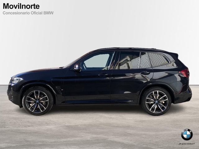 BMW X3 xDrive30e color Negro. Año 2022. 215KW(292CV). Híbrido Electro/Gasolina. En concesionario Movilnorte El Plantio de Madrid