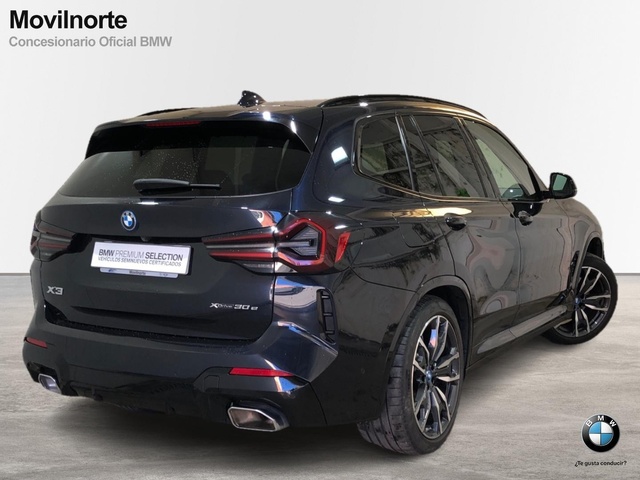 BMW X3 xDrive30e color Negro. Año 2022. 215KW(292CV). Híbrido Electro/Gasolina. En concesionario Movilnorte El Plantio de Madrid
