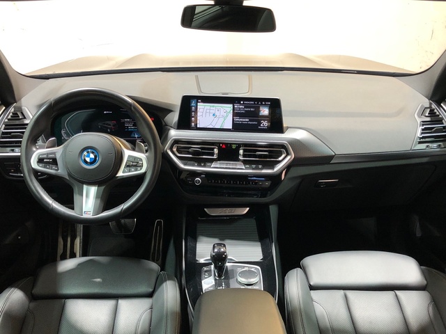 BMW X3 xDrive30e color Negro. Año 2022. 215KW(292CV). Híbrido Electro/Gasolina. En concesionario Movilnorte El Plantio de Madrid