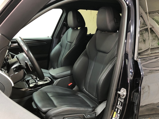 BMW X3 xDrive30e color Negro. Año 2022. 215KW(292CV). Híbrido Electro/Gasolina. En concesionario Movilnorte El Plantio de Madrid