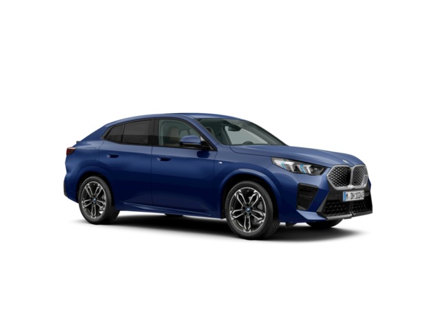 BMW iX2 eDrive20 color Azul. Año 2024. 150KW(204CV). Eléctrico. En concesionario Marmotor de Las Palmas