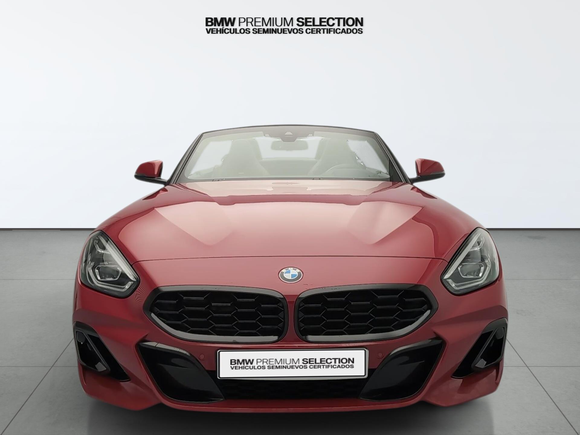 BMW Z4 sDrive30i Cabrio color Rojo. Año 2025. 190KW(258CV). Gasolina. En concesionario Automotor Premium Velázquez - Málaga de Málaga