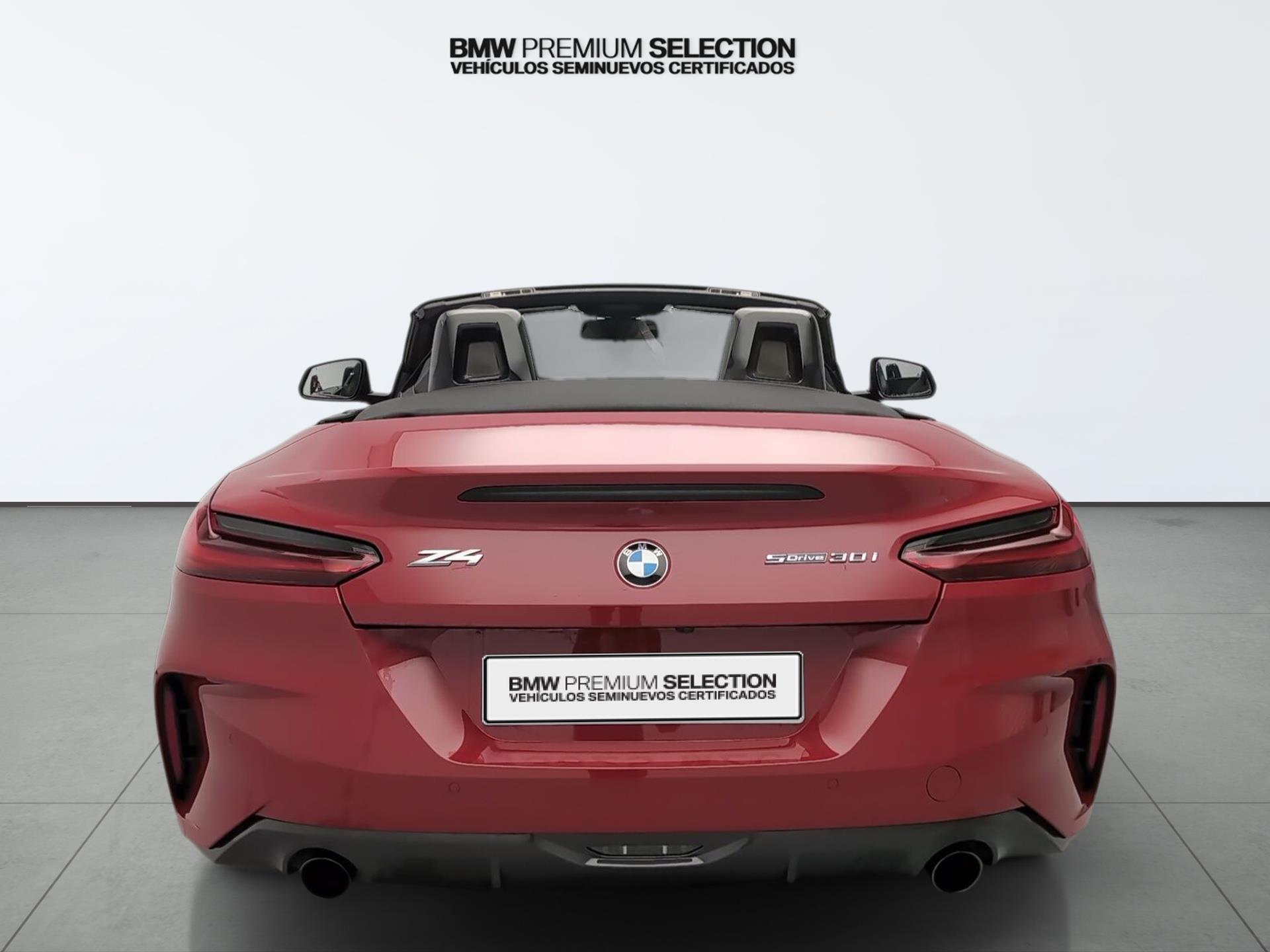 BMW Z4 sDrive30i Cabrio color Rojo. Año 2025. 190KW(258CV). Gasolina. En concesionario Automotor Premium Velázquez - Málaga de Málaga