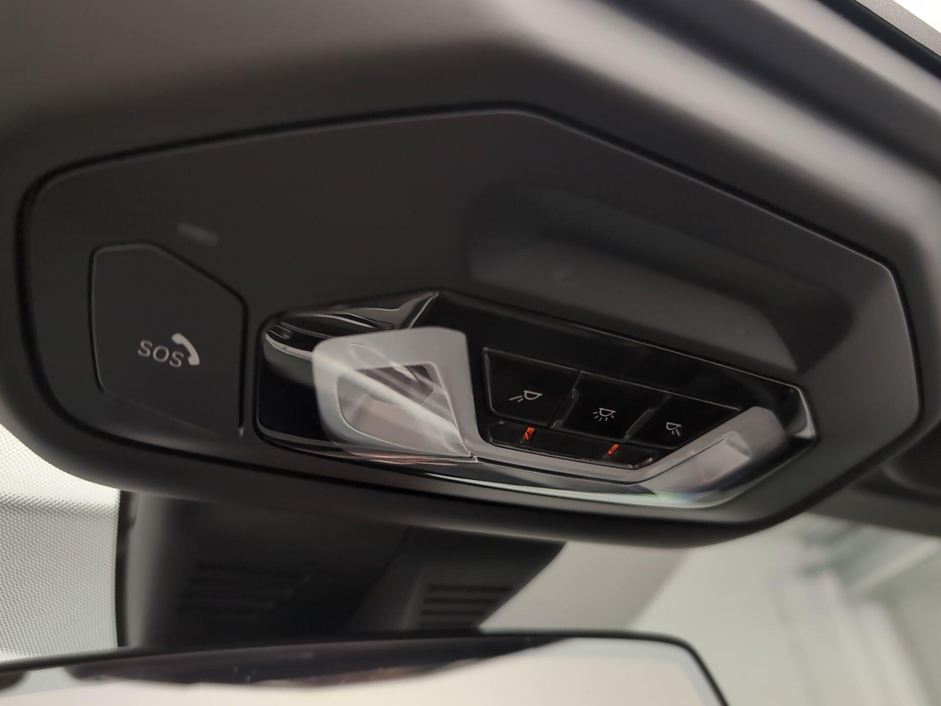 BMW Z4 sDrive30i Cabrio color Rojo. Año 2025. 190KW(258CV). Gasolina. En concesionario Automotor Premium Velázquez - Málaga de Málaga