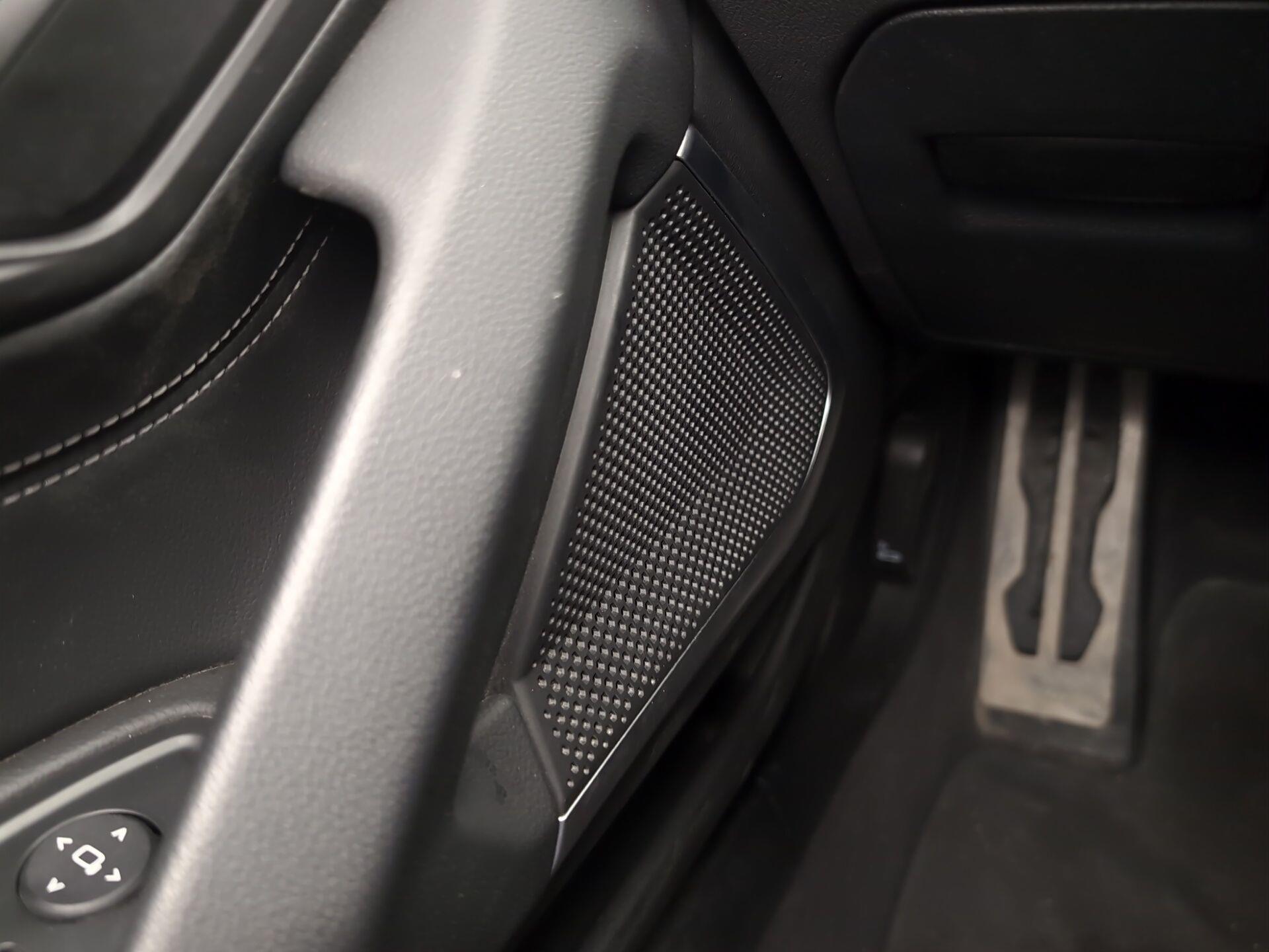 BMW Z4 sDrive30i Cabrio color Rojo. Año 2025. 190KW(258CV). Gasolina. En concesionario Automotor Premium Velázquez - Málaga de Málaga